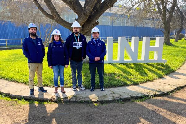 Foto grupal de la visita de CIREN al INH.